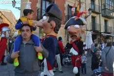 Estreno de la comparsa de Gigantes y Cabezudos.
