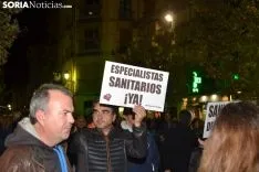 Una imagen de la multitudinaria manifestación de esta tarde de viernes. /SN