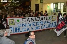 Una imagen de la multitudinaria manifestación de esta tarde de viernes. /SN
