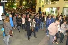 Una imagen de la multitudinaria manifestación de esta tarde de viernes. /SN