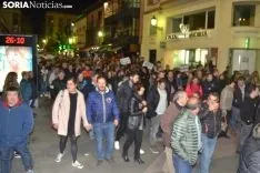 Una imagen de la multitudinaria manifestación de esta tarde de viernes. /SN