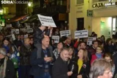 Una imagen de la multitudinaria manifestación de esta tarde de viernes. /SN