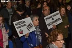 Una imagen de la multitudinaria manifestación de esta tarde de viernes. /SN