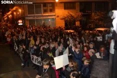 Una imagen de la multitudinaria manifestación de esta tarde de viernes. /SN
