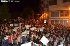 Una imagen de la multitudinaria manifestación de esta tarde de viernes. /SN