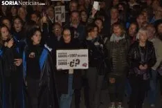 Una imagen de la multitudinaria manifestación de esta tarde de viernes. /SN
