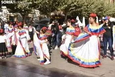 Desfile de las XX Jornadas Interculturales.