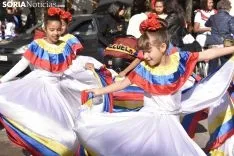 Desfile de las XX Jornadas Interculturales.