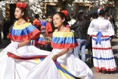 Desfile de las XX Jornadas Interculturales.