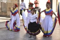 Desfile de las XX Jornadas Interculturales.