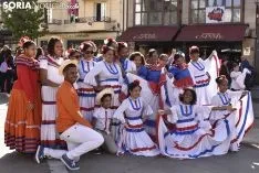 Desfile de las XX Jornadas Interculturales.