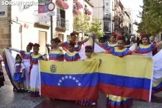 Desfile de las XX Jornadas Interculturales.