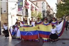 Desfile de las XX Jornadas Interculturales.