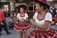 Desfile de las XX Jornadas Interculturales.