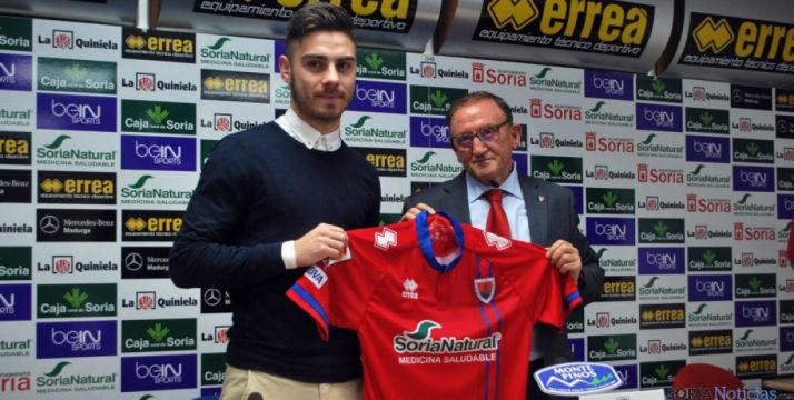 Kiki en su presentación con el Numancia