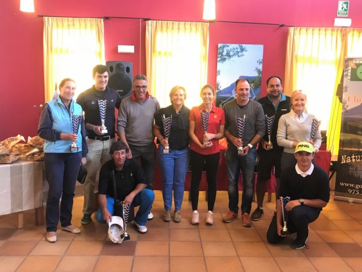 Julia Palacios y Mario Rodríguez, ganadores del Trofeo San Saturio de golf