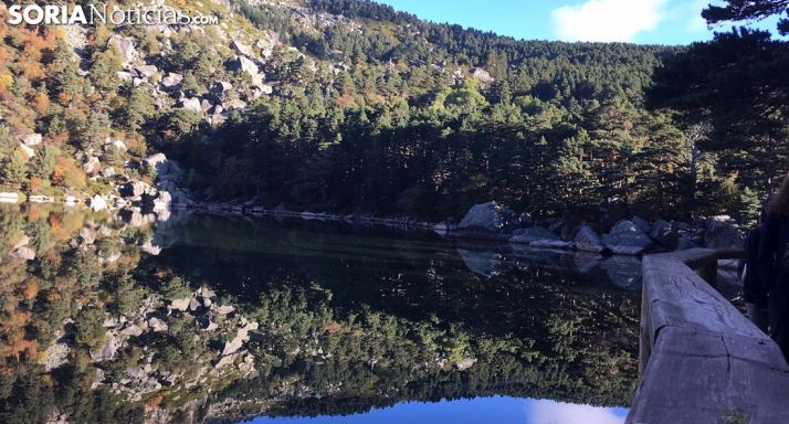 Aspecto que presentaba ayer la Laguna Negra. /SCG