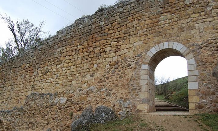 Un tramo de muralla en la zona de San Ginés. 