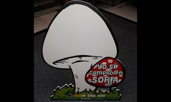 El cartel para decorar por los comercios en esta campaña. 