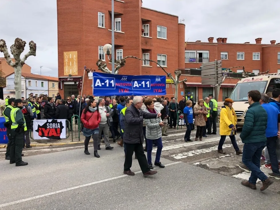 La Plataforma Soria ¡YA! reivindica la ejecución de la A-11 en Peñafiel. Plataforma Soria ¡YA! 