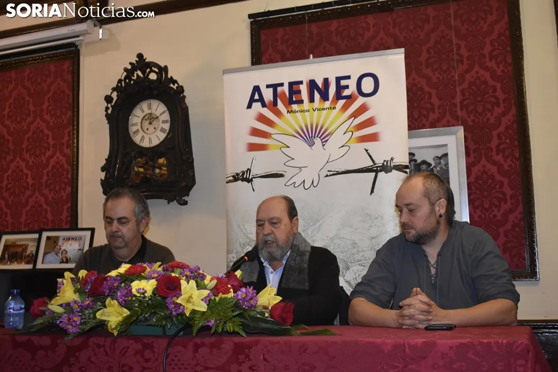 Entrega del premio Mónico Vicente. 