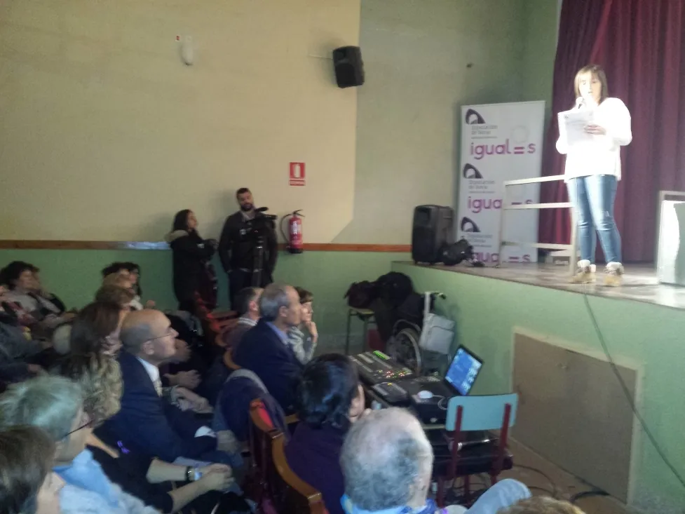 Foto 3 - 300 personas en &Aacute;greda, contra la violencia de g&eacute;nero.
