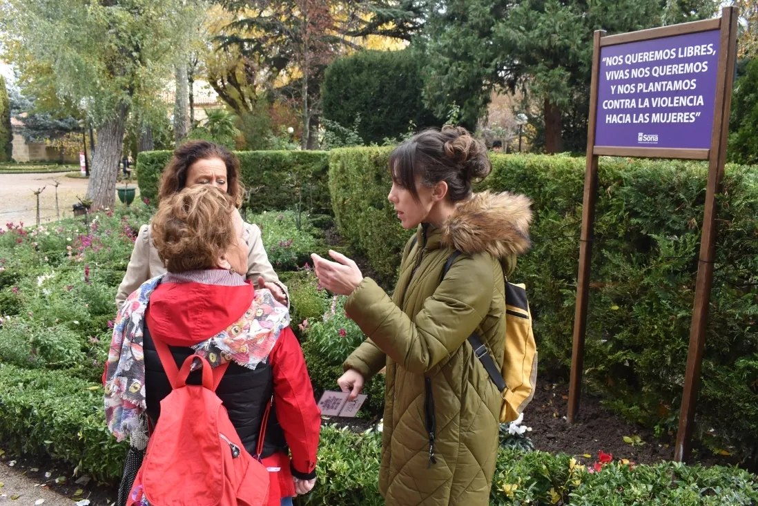 Foto 2 - El Consejo de la Mujer crea esta ma&ntilde;ana un jard&iacute;n para &lsquo;plantarse ante el machismo&rsquo; 