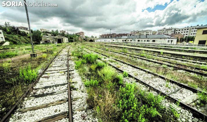 Imagen de las vías dirección a Castejón en El Cañuelo, en Soria. /SN