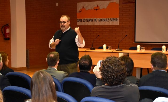 El consejero, este lunes en San Esteban de Gormaz. /Jta.
