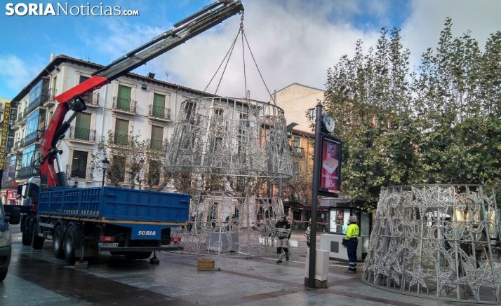 Instalación del nuevo lucernario esta semana. /SN