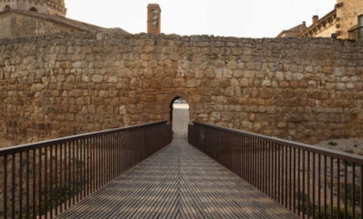 Una imagen de la muralla de Almazán. 