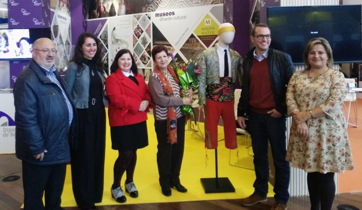 Representantes de la Diputación y los deposintantes y donantes de las últimas piezas. /Dip