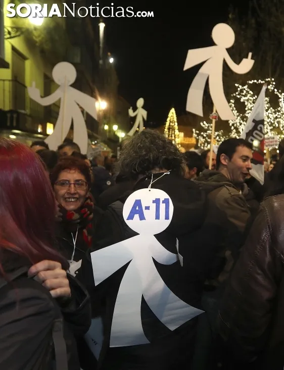 Una imagen de la más que multitudinaria manifestación de esta tarde de viernes. /SN