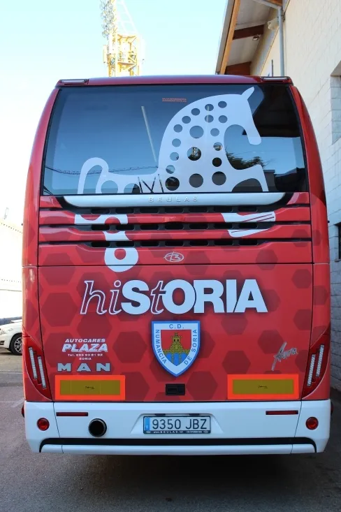 El Numancia estrena nuevo diseño en el autobús con el que realiza sus desplazamientos. CD Numancia