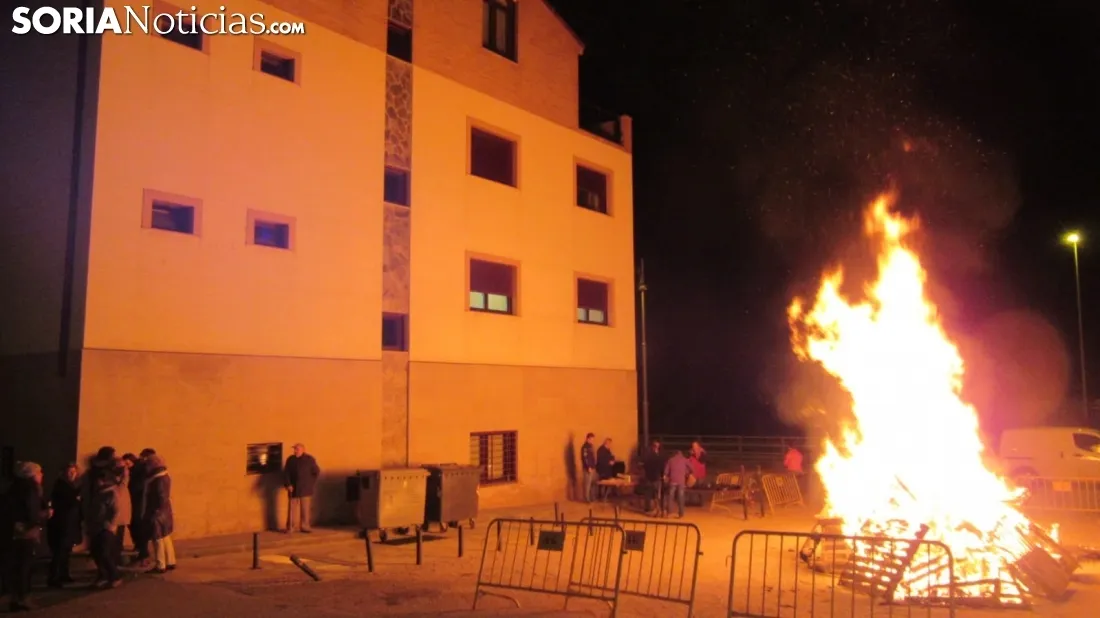 Foto 7 - Fotos: Golmayo enciende su luminaria en honor a Santa B&aacute;rbara 