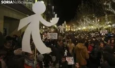 Una imagen de la más que multitudinaria manifestación de esta tarde de viernes. /SN