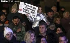Una imagen de la más que multitudinaria manifestación de esta tarde de viernes. /SN