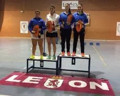 Los deportistas sorianos con sus medallas. /CBS-CS24 AD89