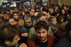 Una imagen de la más que multitudinaria manifestación de esta tarde de viernes. /SN