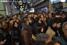 Una imagen de la más que multitudinaria manifestación de esta tarde de viernes. /SN