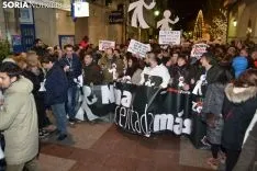 Una imagen de la más que multitudinaria manifestación de esta tarde de viernes. /SN