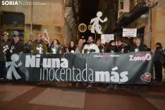 Una imagen de la más que multitudinaria manifestación de esta tarde de viernes. /SN
