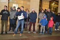 Una imagen de la más que multitudinaria manifestación de esta tarde de viernes. /SN