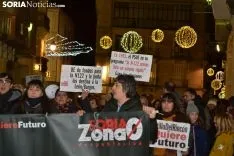 Una imagen de la más que multitudinaria manifestación de esta tarde de viernes. /SN