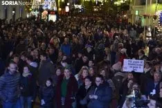 Una imagen de la más que multitudinaria manifestación de esta tarde de viernes. /SN
