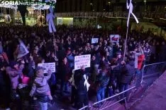 Una imagen de la más que multitudinaria manifestación de esta tarde de viernes. /SN