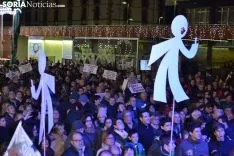 Una imagen de la más que multitudinaria manifestación de esta tarde de viernes. /SN
