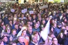 Una imagen de la más que multitudinaria manifestación de esta tarde de viernes. /SN