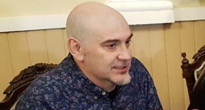 César Millán, librero y crítico literario.