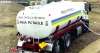 Un camión cisterna de la Diputación en labores de abastecimiento en Tierras Altas. 